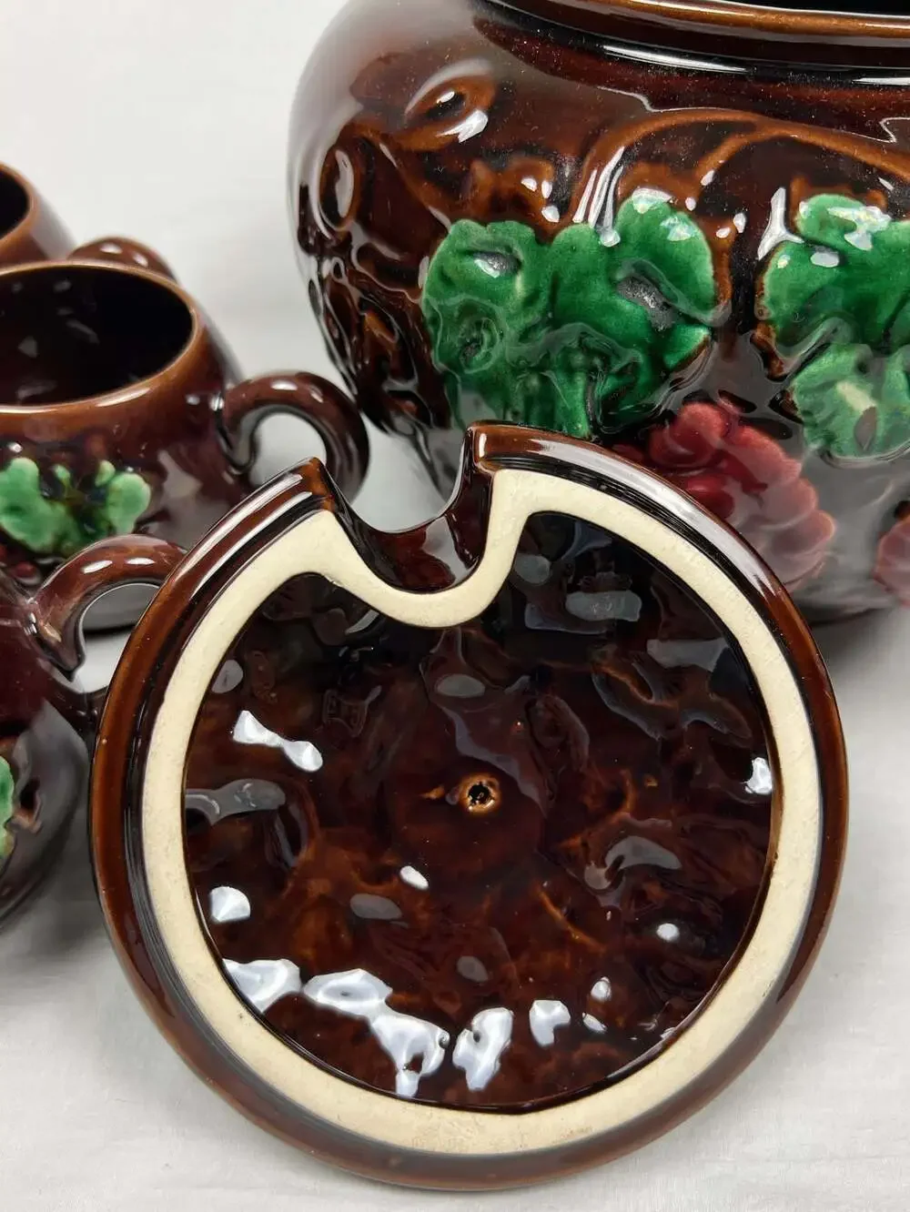 Vintage Japanese Redware Moriage Grape and Leaf Bean Pot Set with 6 Cups